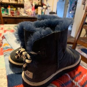Girls Ugg boots size 4